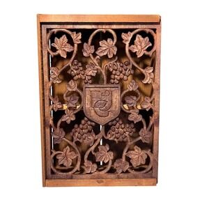 Vintage Ernest and Julio Gallo Old Wooden Wine Box Display Grape Vine Shield Lid